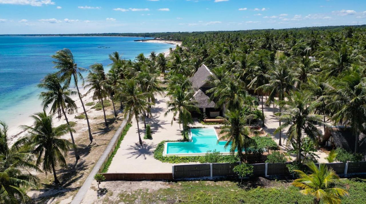 81 Palms Resort Nembrala Luaran gambar